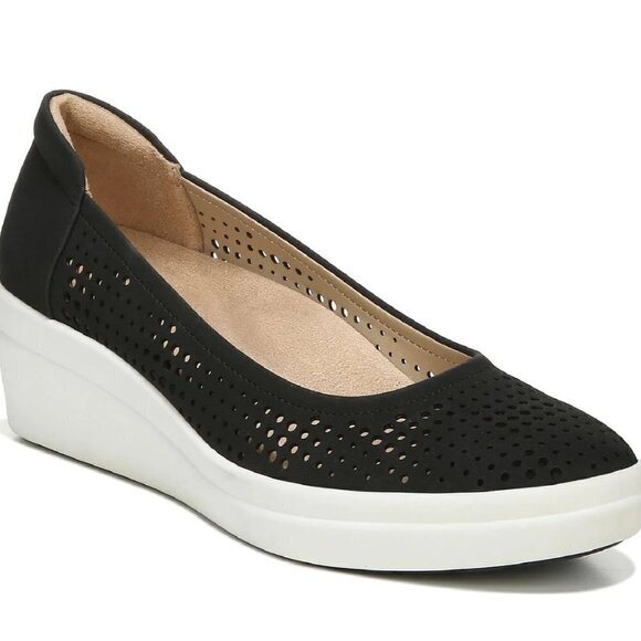 NATURALIZER Sam 2 Womens Padded Insole Perforated Slip-On Sneakers - Picture 7 of 7